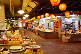 築町市場の様子
